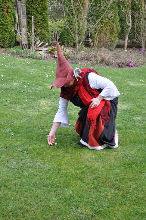 Kleine Gruppe auf einer Kräuterwiese